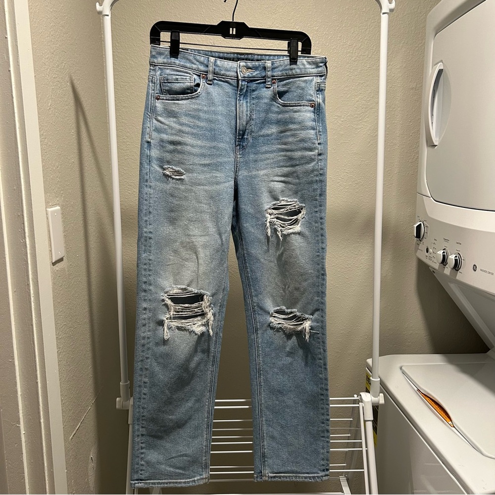 AE Mom Straight Jean